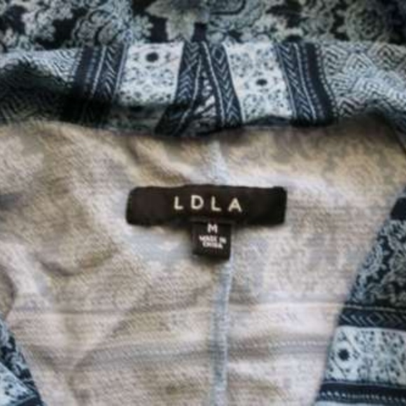 LDLA Womens Blue Aztec Stripe Print Top - Picture 7 of 7
